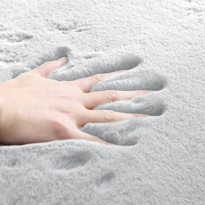 ORINOVA Washable Area Rugs 5x8 Rugs for Living Room Silver Grey Faux Rabbit Fur Rug for Bedroom Faux Sheepskin Rug Teen Room Home Décor