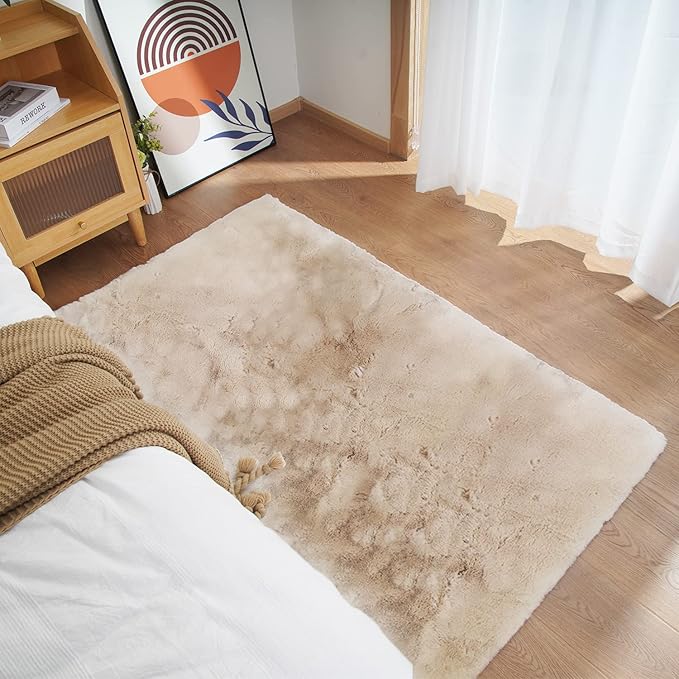 Ghouse Ultra Soft Faux Rabbit Fur Rug 3x5, Machine Washable Area Rugs for Bedroom Fluffy Rugs for Living Room, No-Shedding Carpet Sheepskin Rug Light Brown Beige