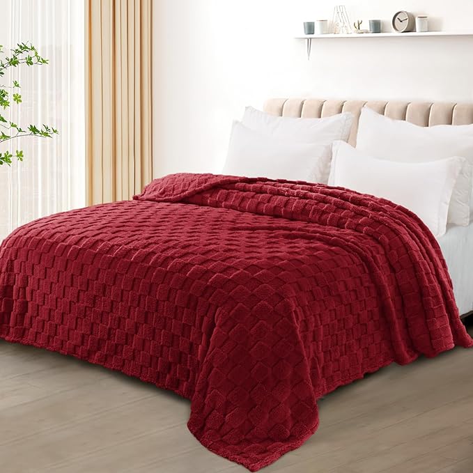 Exclusivo Mezcla Twin Size Flannel Fleece Blanket, Super Soft and Warm Lightweight Checkered Pattern Blankets for All Seasons, 60x80 Inches, Deep Red