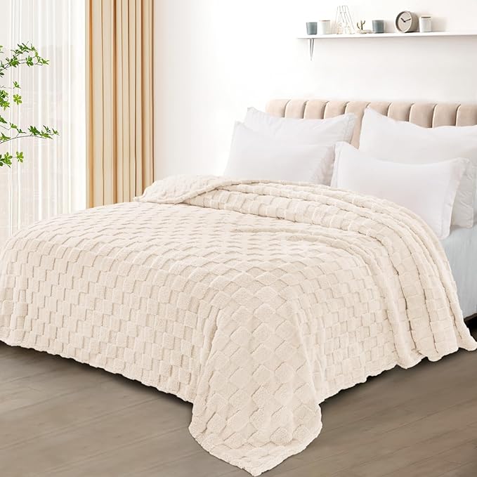 Exclusivo Mezcla King Size Flannel Fleece Blanket, Super Soft and Warm Lightweight Checkered Pattern Blankets for All Seasons, 90x104 Inches, Ivory