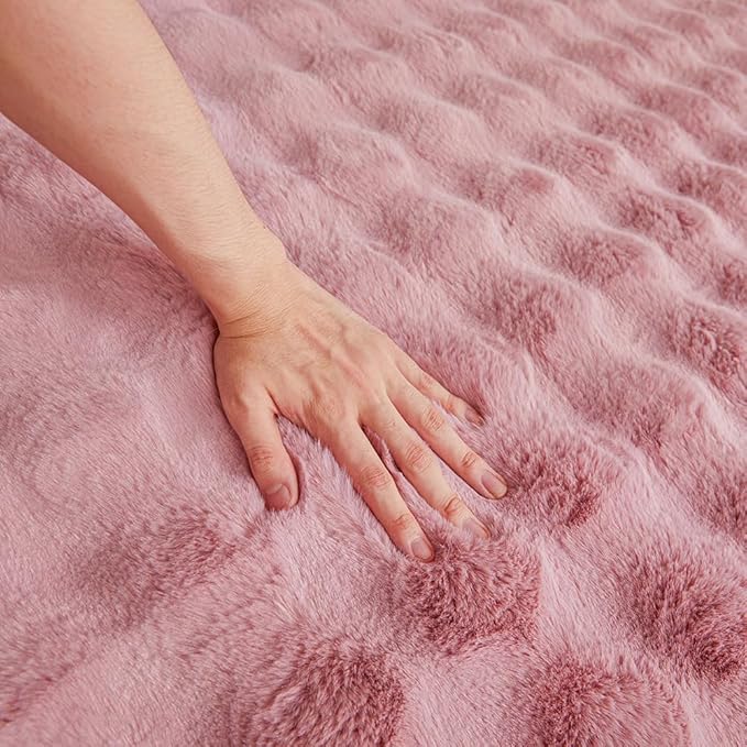 Pink Rabbit Plush Rug 5'x8', Fluffy Faux Fur Shaggy Area Rug for Nursery, Kids Room Decor, Soft Fuzzy Carpet for Living Room, Bedroom, Teen Girls Room