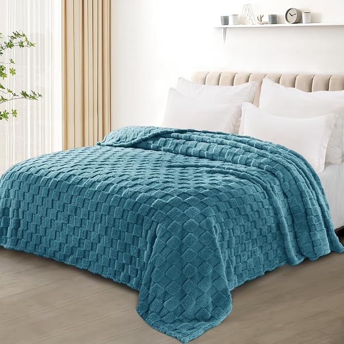 Exclusivo Mezcla Queen Size Flannel Fleece Blanket, Super Soft and Warm Lightweight Checkered Pattern Blanket for All Seasons, 90x90 Inches, Slate Blue