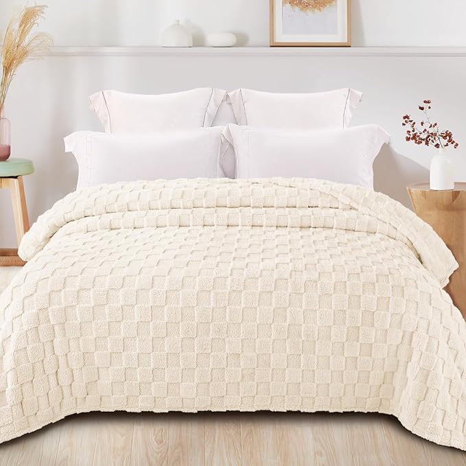 Exclusivo Mezcla King Size Flannel Fleece Blanket, Super Soft and Warm Lightweight Checkered Pattern Blankets for All Seasons, 90x104 Inches, Ivory
