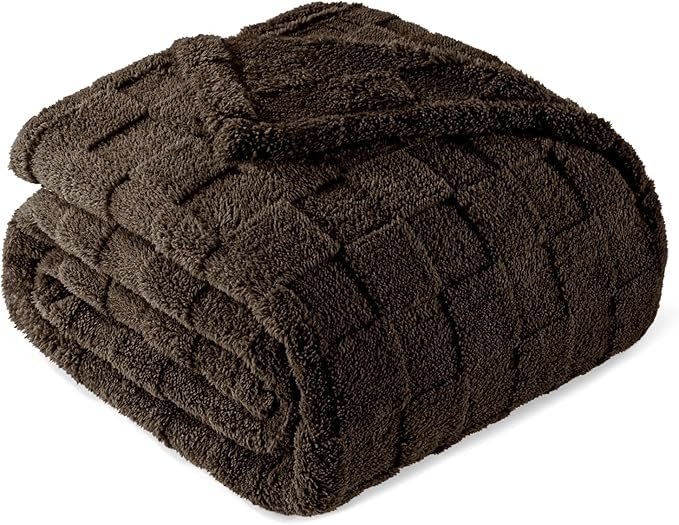 Exclusivo Mezcla King Size Flannel Fleece Blanket, Super Soft and Warm Lightweight Checkered Pattern Blankets for All Seasons, 90x104 Inches, Coffee