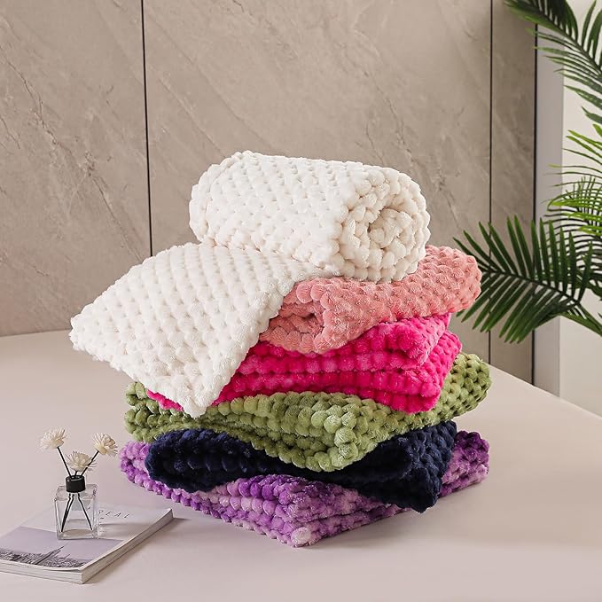 Exclusivo Mezcla Fleece Queen Blanket for Bed, Extra Large Fuzzy Ivory Bed Blankets, Soft Cozy Plush Sofa Throws for All Seasons, 90x90 Inches