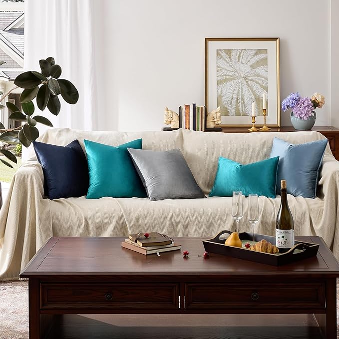 GIGIZAZA Décor Throw Couch Pillow Covers,Set of 2 Sofa Cushion Teal Peacock Green Pillow Covers,20 x 20 Pillow Velvet Cushion Covers