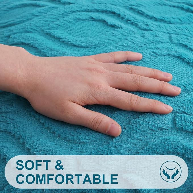 decorUhome Summer Throw Pillow Covers 18x18 Inch Set of 2, Soft Plush Faux Wool Teal Solid Couch Pillow Covers, Accent Farmhouse Neutral Square Pillow Cases for Sofa Bed Living Room
