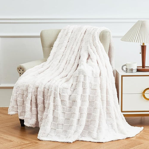 Aganear Flannel Throw Blanket - Cozy Soft Lightweight Fuzzy Checkered Throw Blanket for Women Portable Throw Blankets for Couch, Warm Present for Birthday, Christmas(50"x70", Cream White)