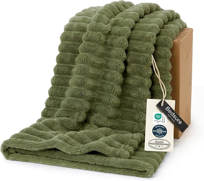 Bedsure GentleSoft Twin XL Blanket for Bed - Cozy Soft Blankets for Women, Cute Small Fleece Throws for Girls, Birthday Gifts for Women Decor Gifts, Moss, 66x90 Inches