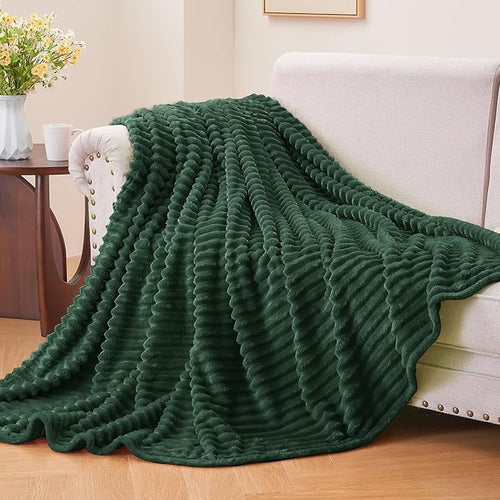 BEDELITE Fleece Blanket Twin Size – 3D Ribbed Jacquard Soft and Warm Decorative Fuzzy Blankets – Cozy, Fluffy, Plush Lightweight Throw Blankets for Couch, Bed, Sofa(Emerland Green, 60x80 inches)
